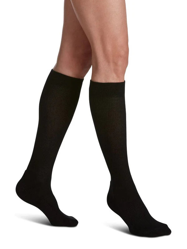 Sigvaris (20-30mmHg) | Women's Cushioned Cotton (Knee-High)