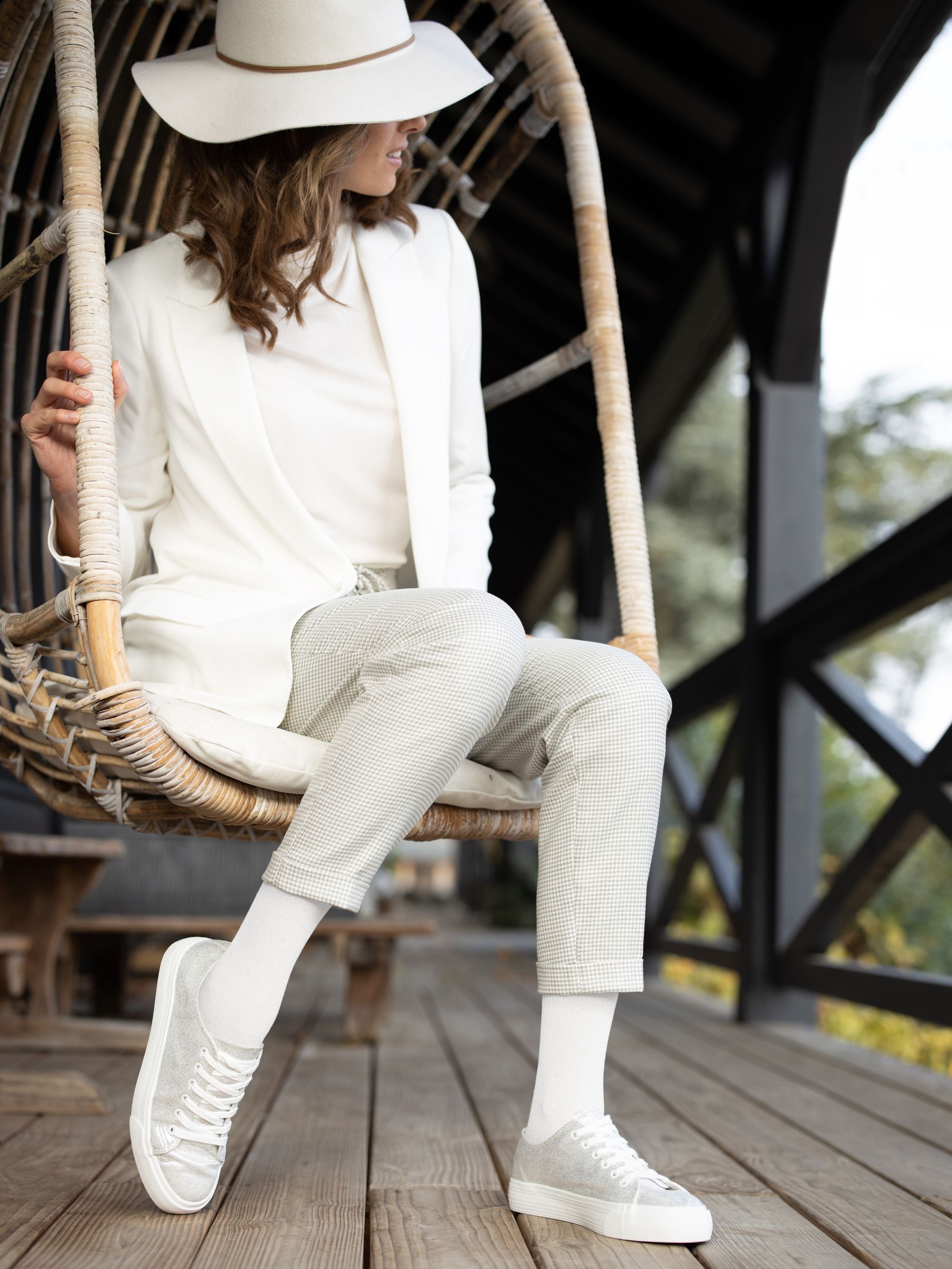 Sigvaris (20-30mmHg) | Women's Cushioned Cotton (Knee-High)