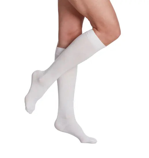 Sigvaris (20-30mmHg) | Women's Essential Cotton (Knee-High)