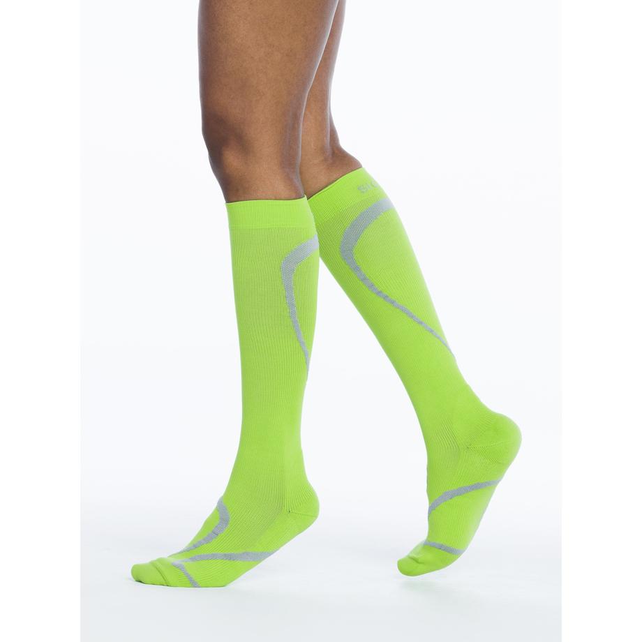 Sigvaris (20-30mmHg) | Unisex High Tech (Knee-High)