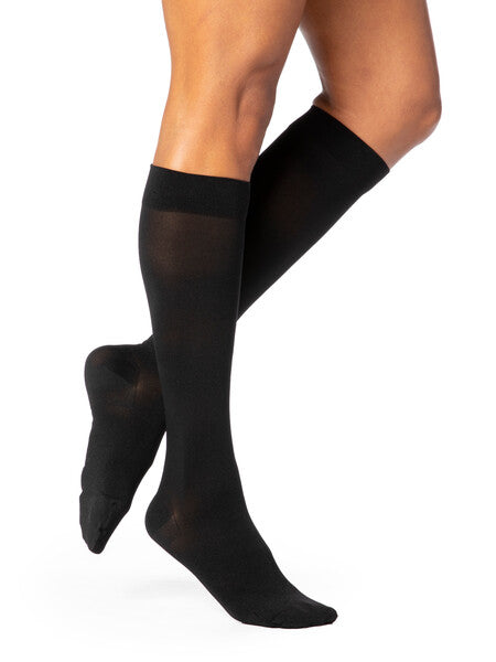 Sigvaris (20-30mmHg) | Women's Opaque (Knee-High)