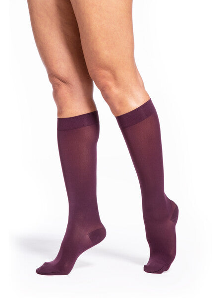 Sigvaris (20-30mmHg) | Women's Soft Opaque (Knee-High)