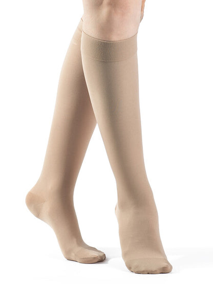 Sigvaris (20-30mmHg) | Women's Opaque (Knee-High)